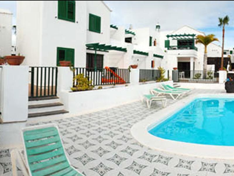 Apartamentos Las Acacias ปูแอร์โตเดลคาร์เมน ภายนอก รูปภาพ