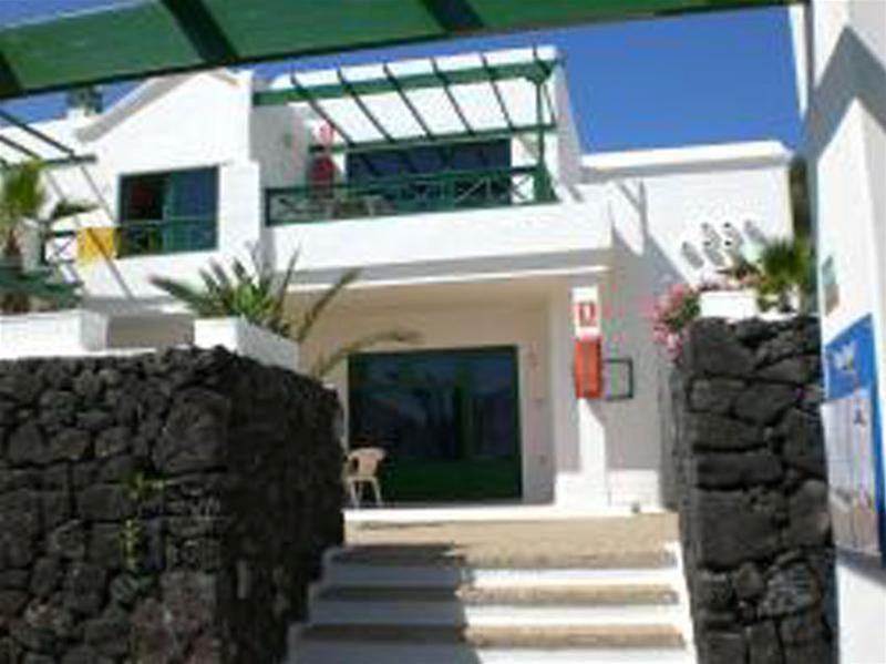 Apartamentos Las Acacias ปูแอร์โตเดลคาร์เมน ภายนอก รูปภาพ