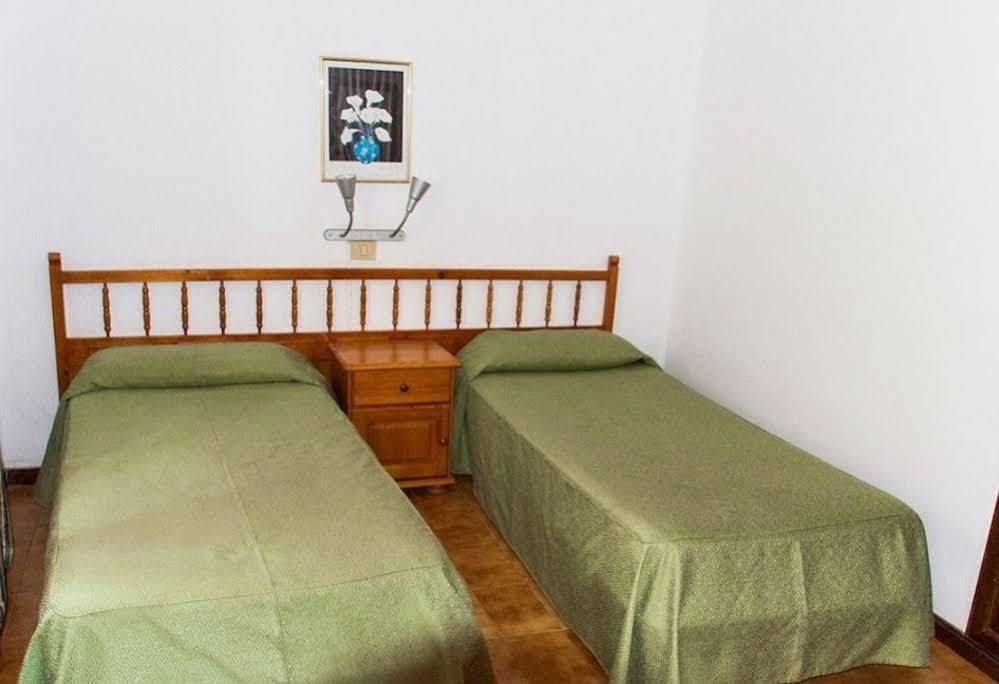 Apartamentos Las Acacias ปูแอร์โตเดลคาร์เมน ภายนอก รูปภาพ