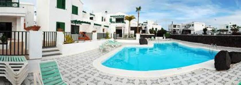 Apartamentos Las Acacias ปูแอร์โตเดลคาร์เมน ภายนอก รูปภาพ