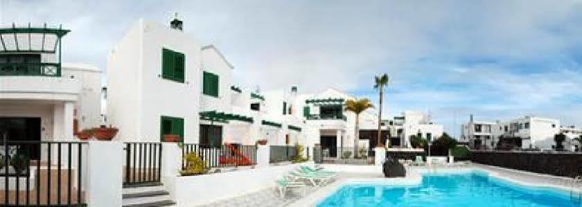 Apartamentos Las Acacias ปูแอร์โตเดลคาร์เมน ภายนอก รูปภาพ
